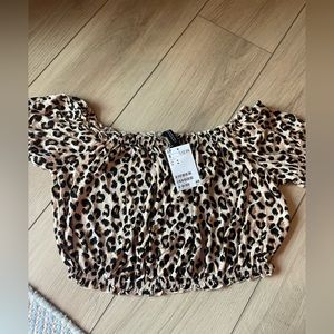 H&M cropped Leopard Top medium NWT